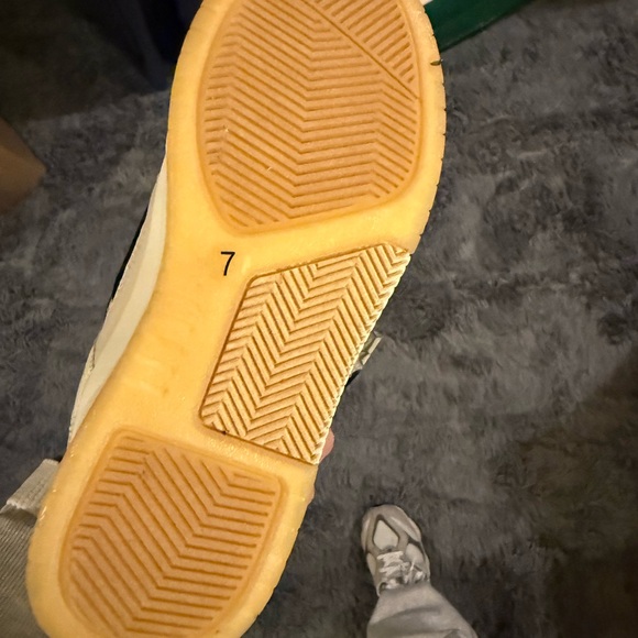 NEW BCBG Cream and Black Women's Sneakers 7 Brand new no box! - Picture 4 of 6